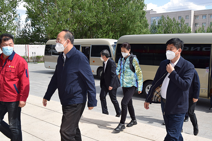 吉林省委常委、、、常务副省长吴靖平莅临老子有钱lzyq88官网生产基地督导调研