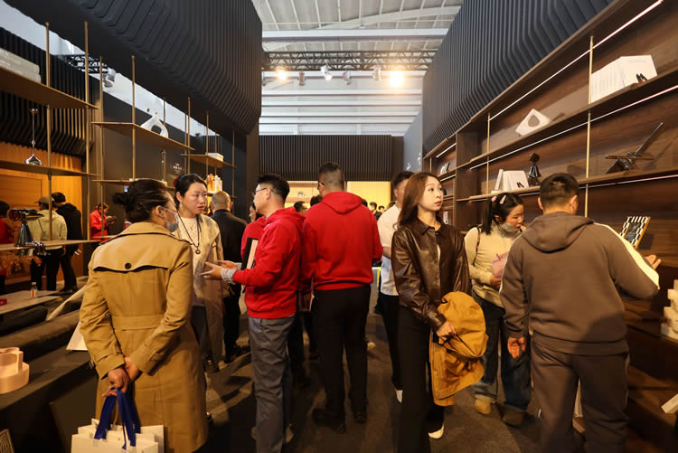 老子有钱lzyq88官网全屋定制亮相沈阳家博会，誊写各人居时代新篇章